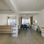 Apartment L&l With Swimming Pool And Seaview