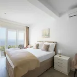 L&l With Swimming Pool And Seaview Apartment Split