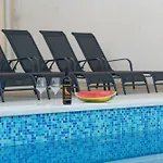 L&l With Swimming Pool And Seaview Apartment Split