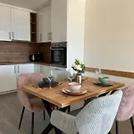 L&l With Swimming Pool And Seaview Apartment *