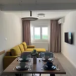 Apartment L&l With Swimming Pool And Seaview Split