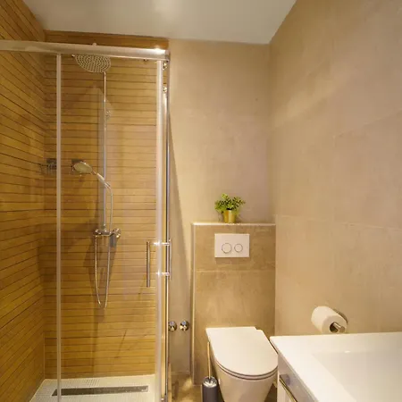 Apartment L&l With Swimming Pool And Seaview