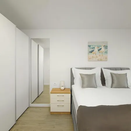 L&l With Swimming Pool And Seaview Apartment