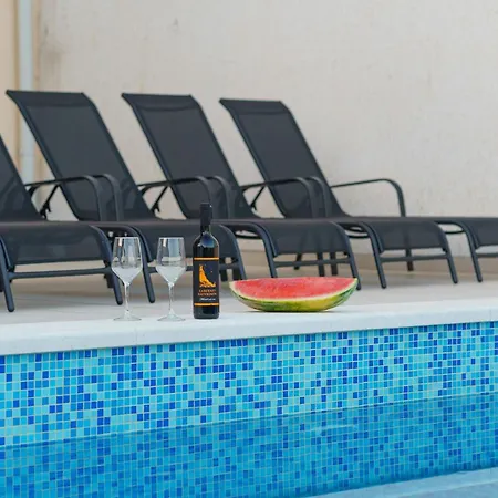 L&l With Swimming Pool And Seaview Apartment Split