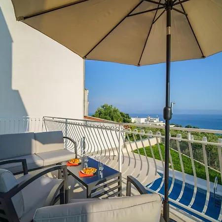 L&l With Swimming Pool And Seaview Apartment