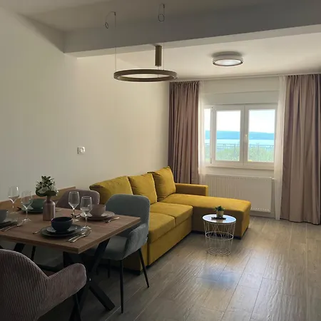 L&l With Swimming Pool And Seaview Apartment Split