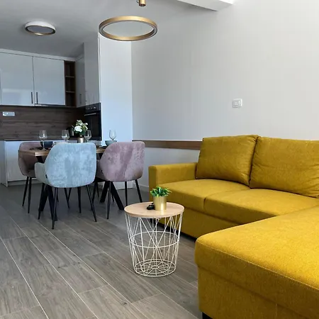 L&l With Swimming Pool And Seaview Apartment *